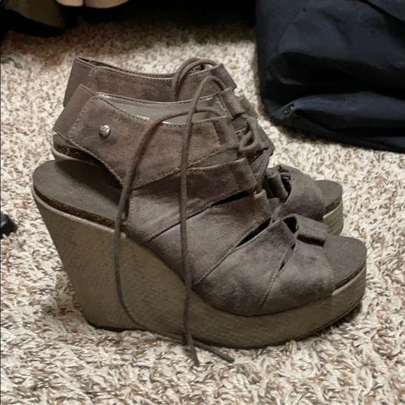 Women’s gray wedges - Picture 3 of 3